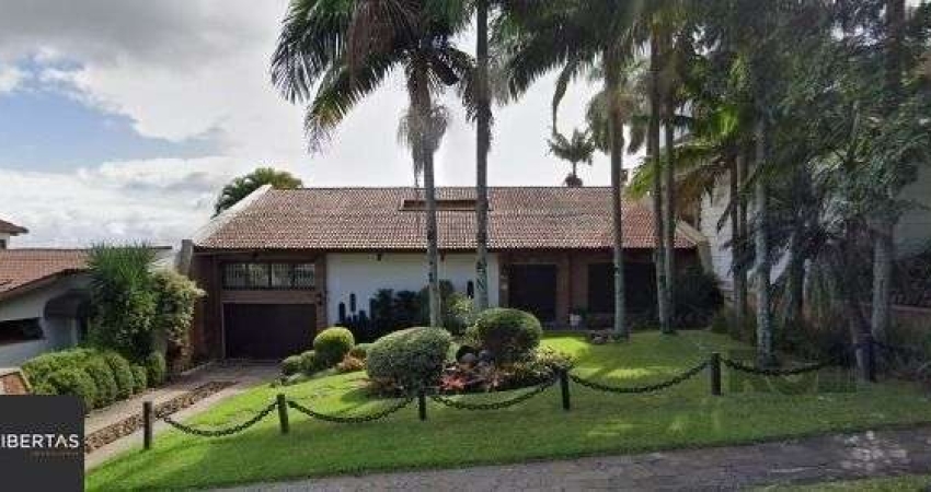 Casa em Porto Alegre, no bairro Vila Assunção, com 3 dormitório(s), à venda.