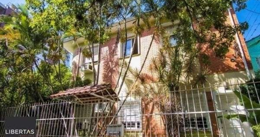 Casa sobrado no Petrópolis com 7 dormitórios e 4 vagas