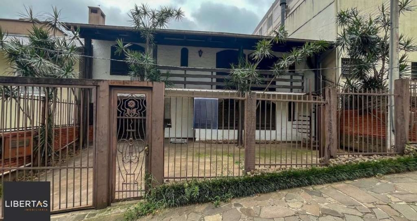 Casa com 5 quartos, 5 vagas e 265m² à venda no bairro Tristeza.