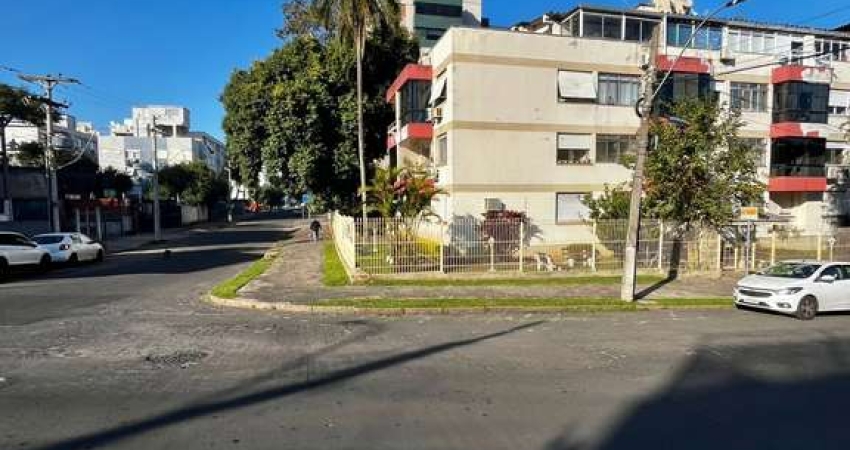 JK térreo, 27 m2, cozinha e banheiro separados, 02 quadras da Assis Brasil
