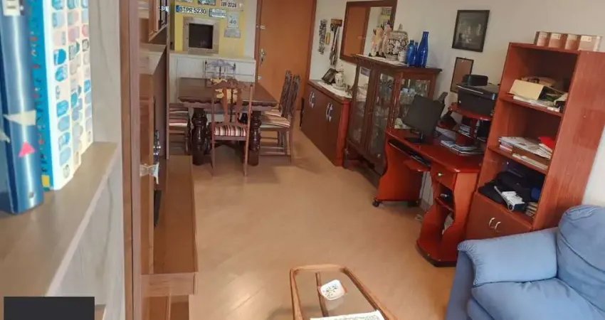Apartamento de 2 dormitórios, na zona sul de Porto Alegre, semi-mobiliado, churrasqueira e box escriturado.