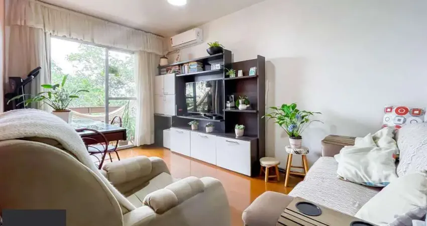 APARTAMENTO 1 DORMITÓRIO, SACADA, 1 VAGA - BAIRRO SÃO SEBASTIÃO