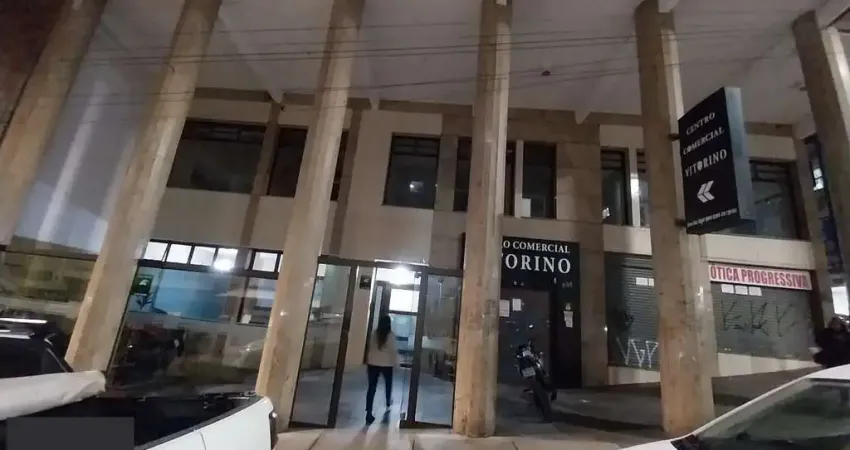 Oportunidade, Kitnet Desocupada e Repaginada - Centro Histórico - Preço Atrativo