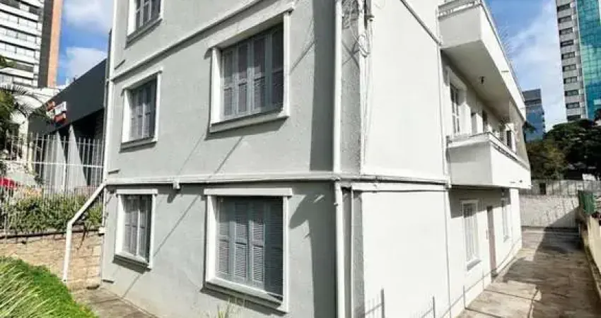 Apartamento térreo com 2 quartos e 1 vaga de garagem no Bairro Auxiliadora