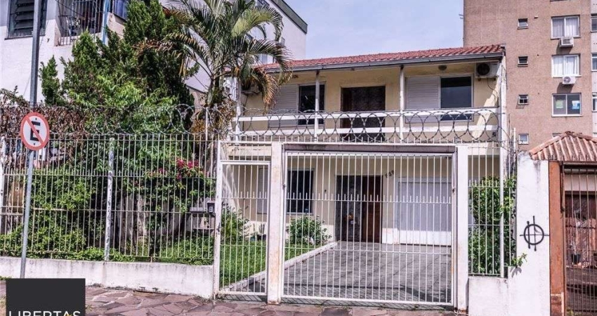 Casa com 2 quartos à venda na Avenida Grécia, 539, Passo da Areia, Porto Alegre