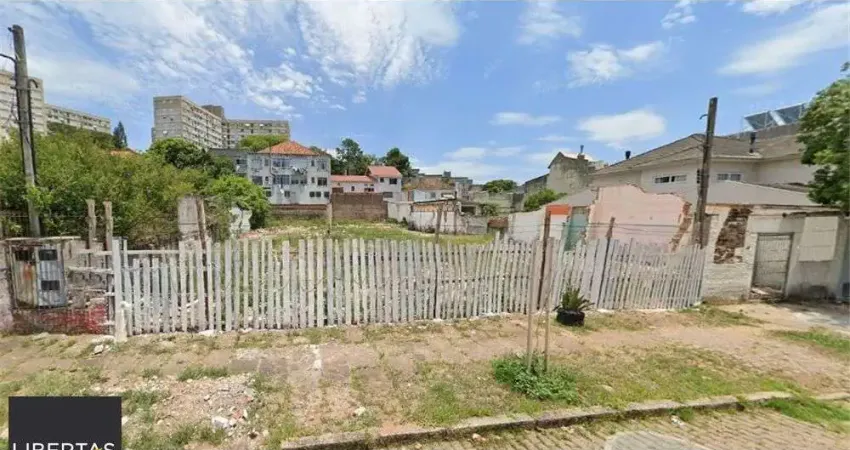 Terreno à venda na Rua Teixeira de Freitas, 747, Santo Antônio, Porto Alegre