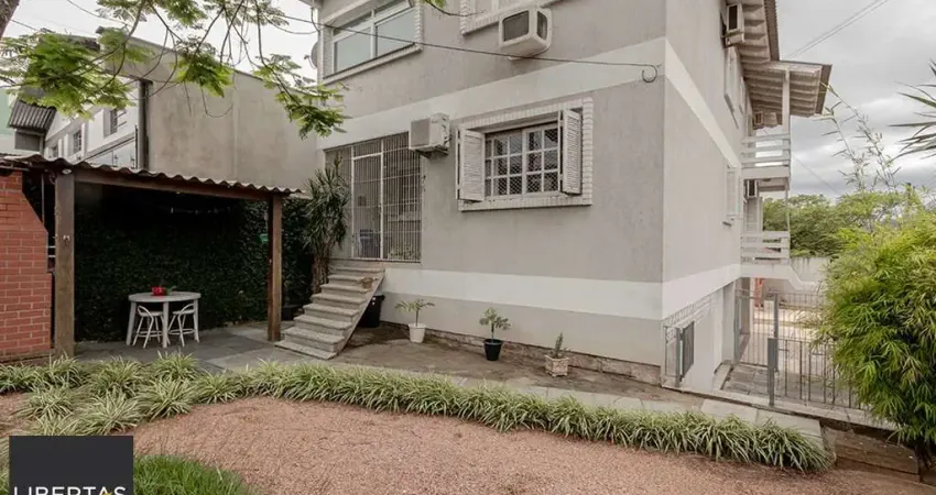 Casa com 3 quartos à venda na Rua Ernesto Pellanda, 78, Vila Jardim, Porto Alegre