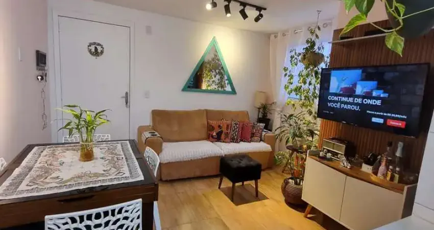 Apartamento Térreo com 02 quartos e 01 vaga no Bairro Campo Novo