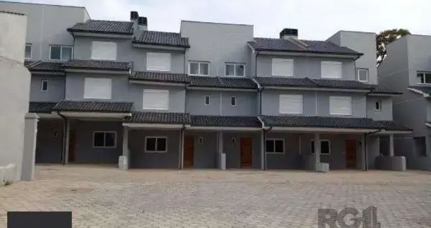 Casa Condominio em Porto Alegre, no bairro Tristeza, com 4 dormitório(s), e 4 banheiros, à venda.