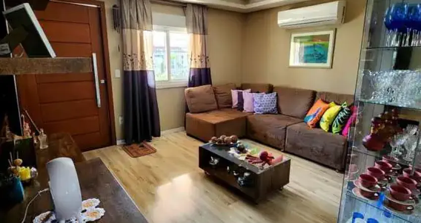 Casa com 2 dormitórios, suíte, piscina e espaço gourmet no Jardim Algarve