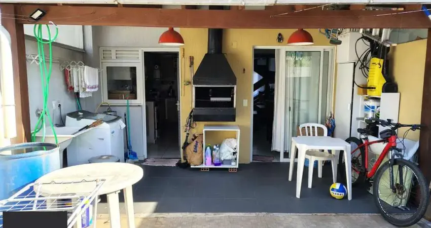 Casa em condomínio fechado com 3 quartos à venda na Avenida Edgar Pires de Castro, 2520, Hípica, Porto Alegre