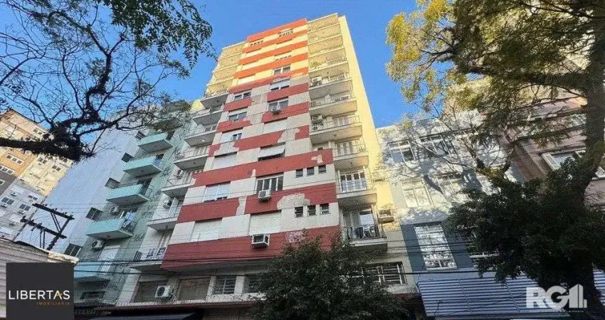 Apartamento de 3 dormitórios com vaga de garagem no centro histórico.