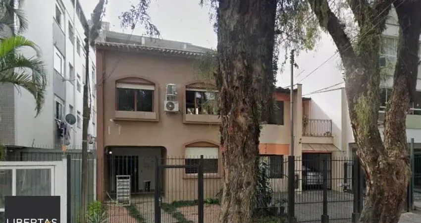 Apartamento térreo no bairro petrópolis de 1 dormitório e pátio