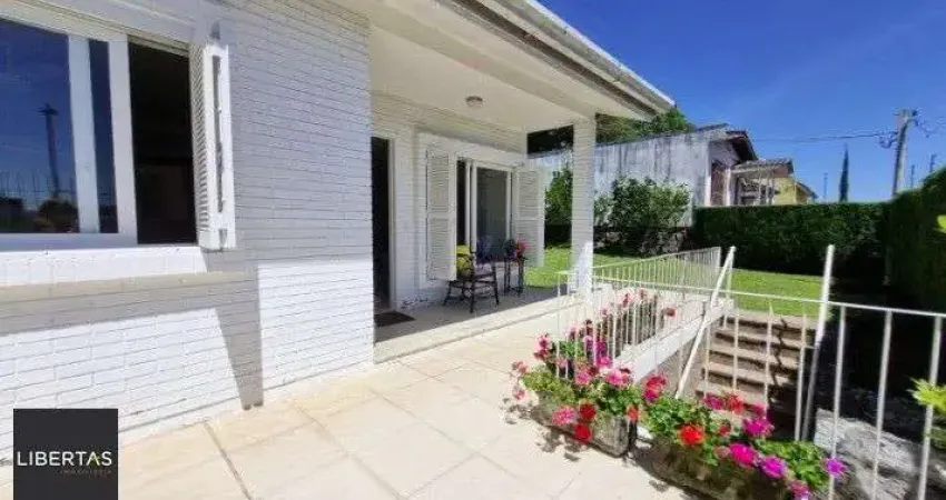 Casa espetacular com vista deslumbrante, reformada por arquiteto de 2 dormitórios, suíte, próximo a puc e carrefour no bairro partenon em porto alegre/rs/