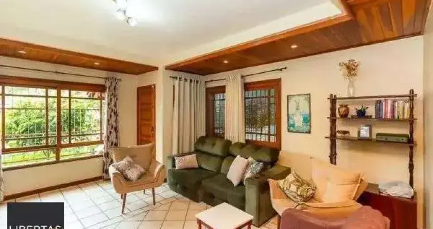 Casa sobrado a venda de 5 quartos, 1 suite e 4 vagas de garagem com 235m²privt.