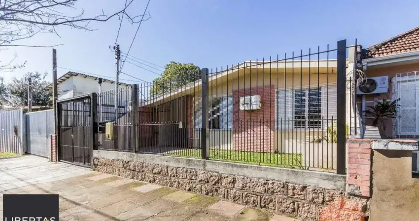 Casa com 3 quartos à venda na Avenida Brino, 409, Santa Maria Goretti, Porto Alegre