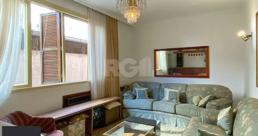 Apartamento 3 dormitórios, sendo 1 suíte, com 2 salas de estar, junto à praça da matriz