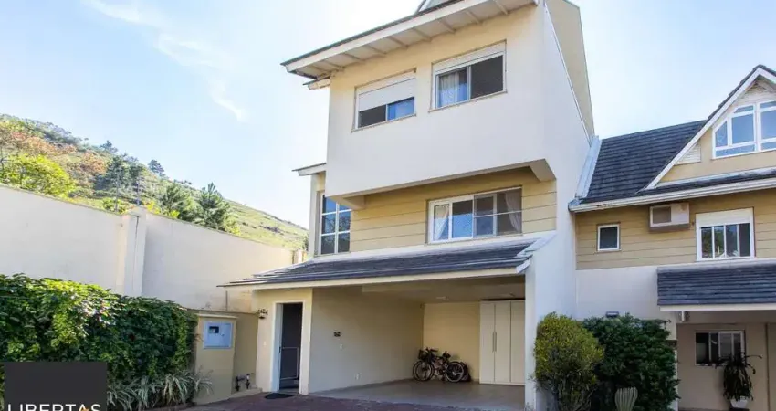 Casa condomínio | 3 dormitórios | 1 suíte | 240,82 privativos | 2 vagas | bairro teresópolis