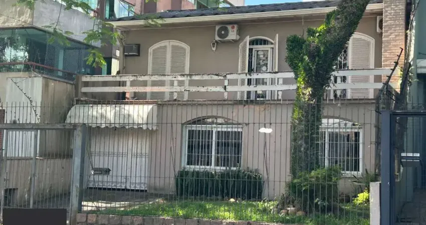 Casa com 260m² – excelente localização para moradia ou comércio!