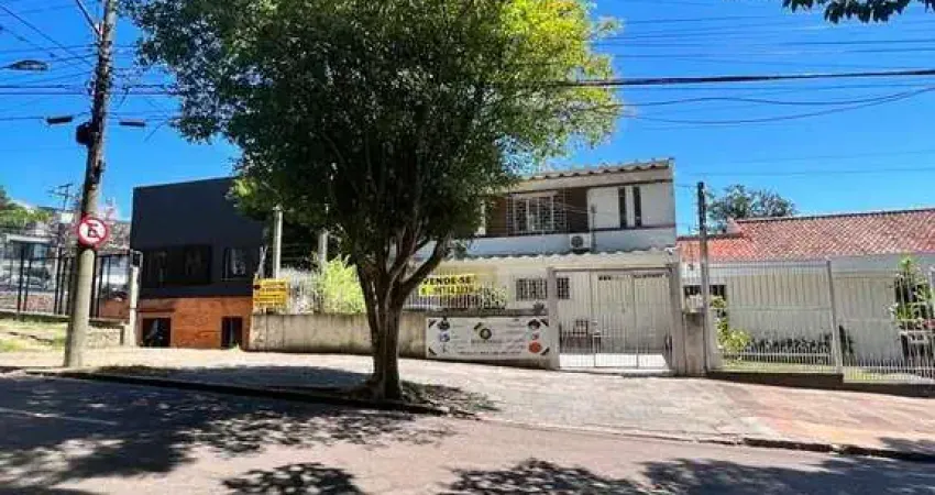 Terreno à venda na Rua João Bastian, 24, Três Figueiras, Porto Alegre