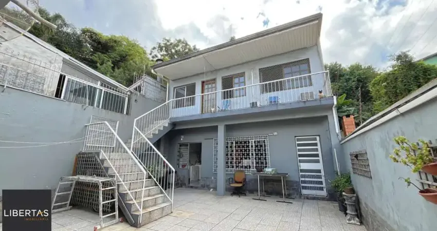 Casa de 156m², com 3 dormitórios, 1 suíte em terreno de 450m²; na vila nova