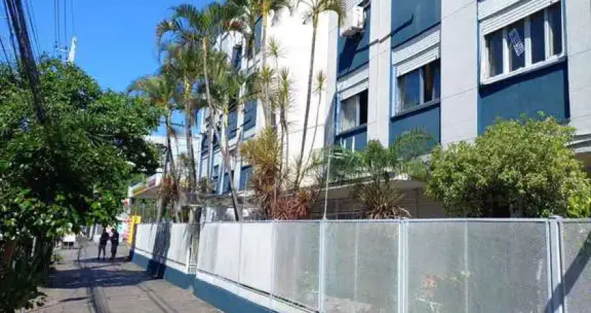 Apartamento desocupado, 3 quartos, com 1 vaga escriturada - bairro azenha