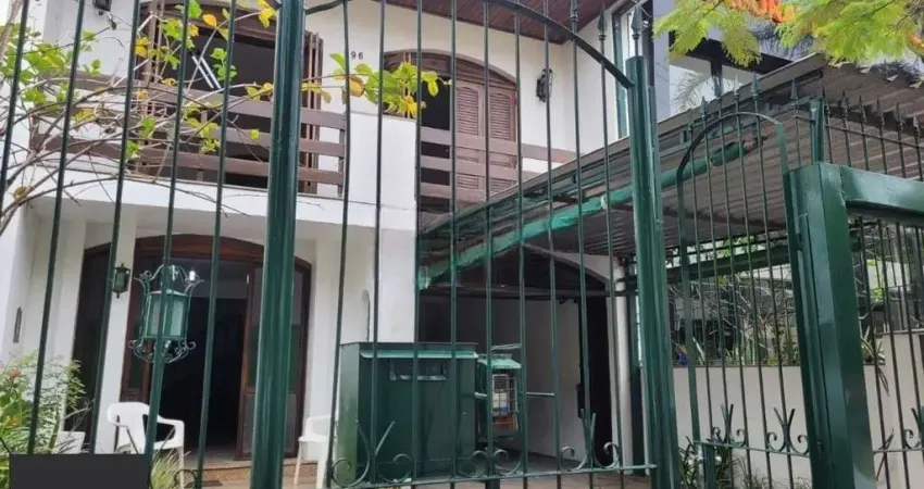 Casa com 5 quartos para alugar na Rua Felipe de Oliveira, 596, Petrópolis, Porto Alegre