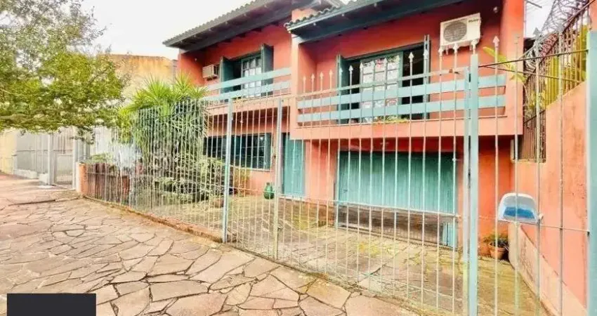 Casa com 3 quartos à venda na Rua Capibaribe, 128, São Sebastião, Porto Alegre