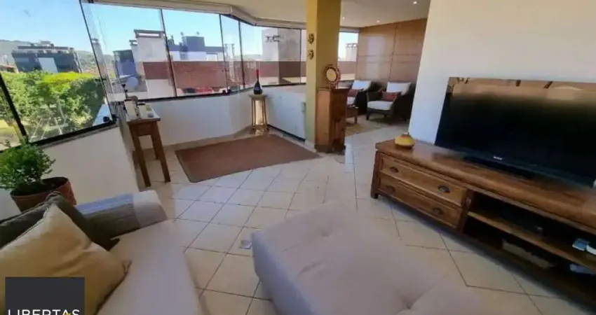 Cobertura com 4 dormitórios, 2 suítes, lavabo e 3 vagas de garagem.