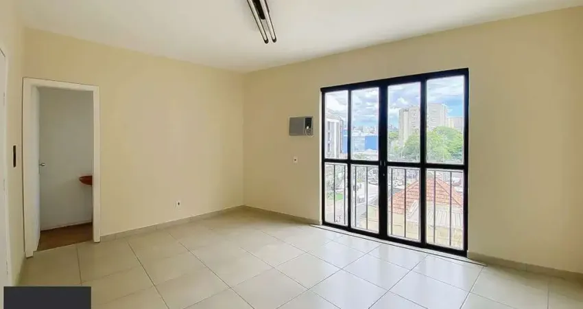 Sala Comercial à Venda na Av. Benjamin Constant – Andar Alto e Portaria