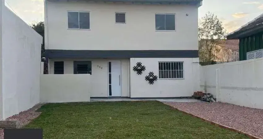 Sobrado de 2 dormitórios ambos suíte! a poucos metros do centro do bairro.