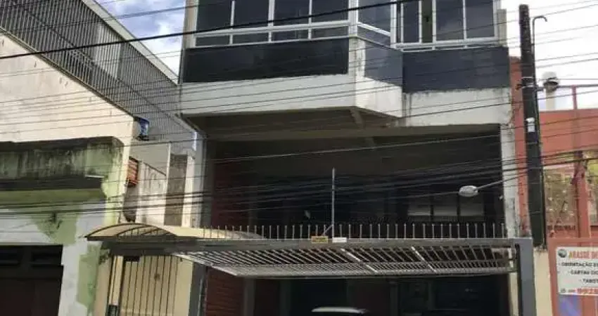 Predio residencial sendo uma cobertura e mais 03 apartamentos
