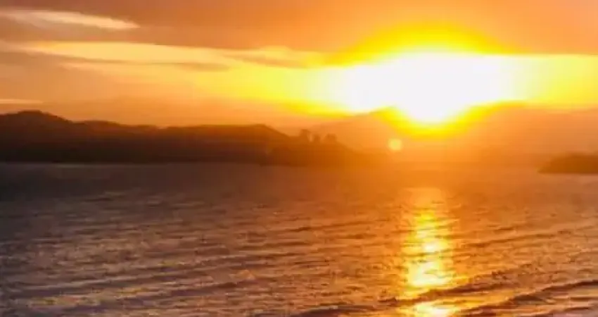 Andar alto com vista livre,2 dormitórios com 2 vagas paralelas no embaré