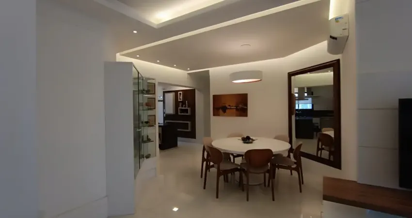 Alto padrão no embaré em santos há meia quadra da praia com 3 suítes e vagas para 4 carros