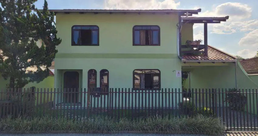 Casa com 3 dormitórios à venda, 188 m² por R$ 960.000,00 - São Marcos - Joinville/SC