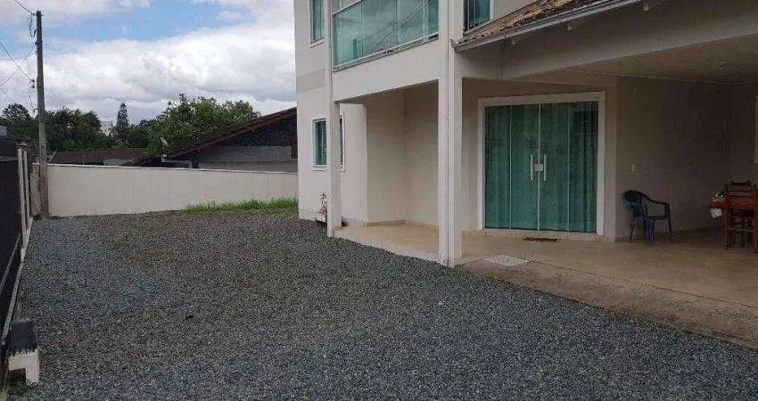 Casa com 4 dormitórios à venda, 237 m² por R$ 780.000,00 - Bom Retiro - Joinville/SC