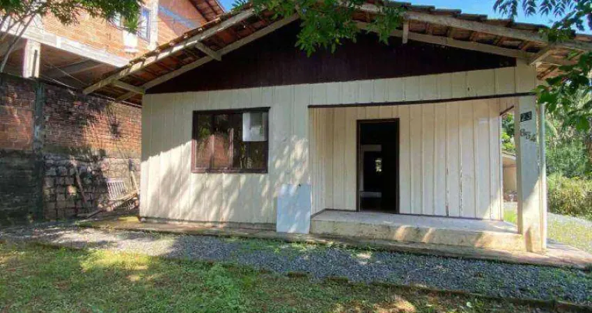 Casa com 3 dormitórios à venda, 136 m² por R$ 460.000,00 - Glória - Joinville/SC