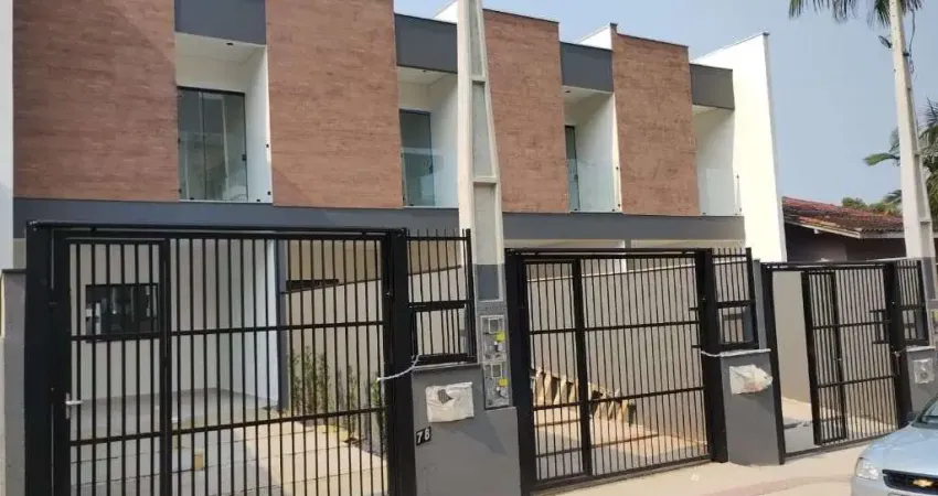 Casa com 3 quartos à venda na Rua Treze de Maio, 78, Iririú, Joinville