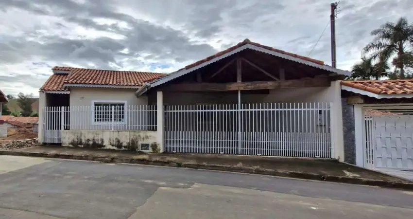 Casa para Venda em Pinhalzinho, Centro, 3 dormitórios, 1 banheiro, 2 vagas