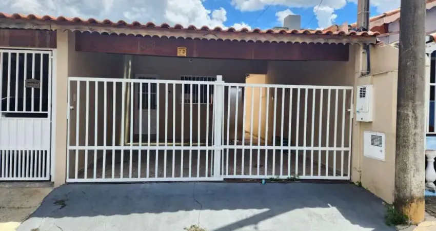 Casa para Venda em Pinhalzinho, Centro, 2 dormitórios, 1 banheiro, 2 vagas