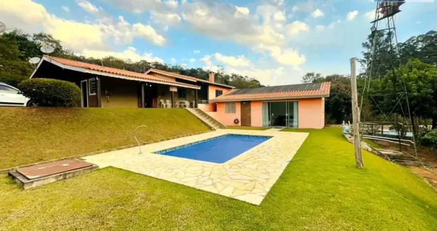 Chácara para Venda em Pinhalzinho, Centro, 2 dormitórios, 1 suíte, 3 banheiros, 2 vagas