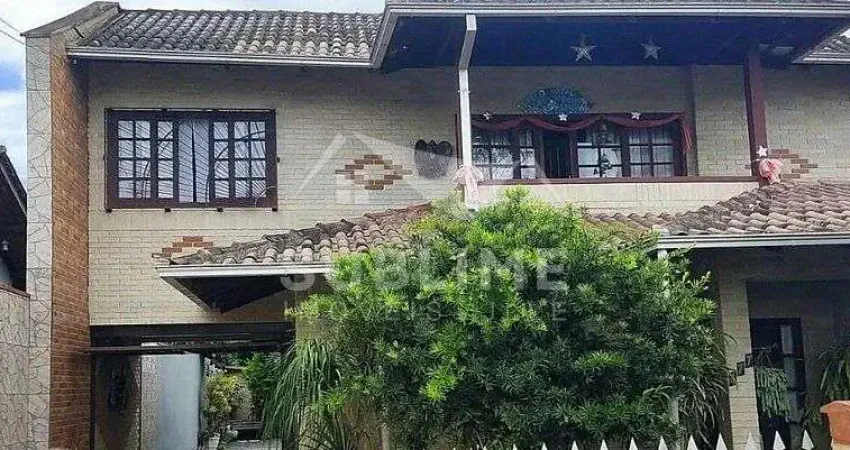 Casa com 3 quartos à venda na Vila Nova, Joinville 