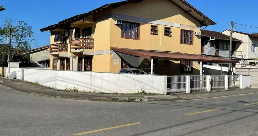 Casa com 2 quartos à venda no Bom Retiro, Joinville