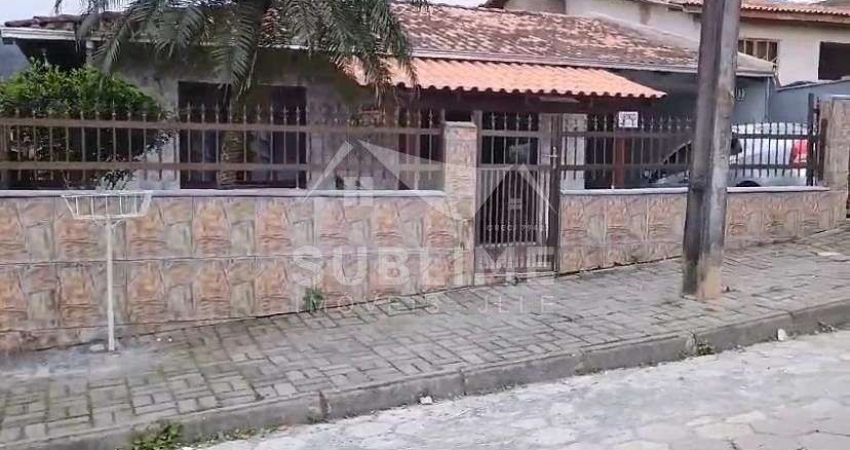 Casa no Bairro Itinga/Araquari com 03 Quartos