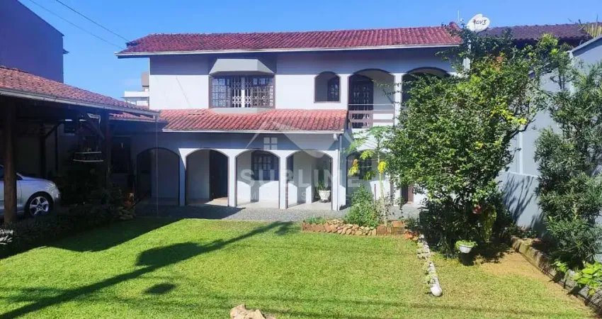 Casa com 3 quartos à venda no Jardim Iririú, Joinville