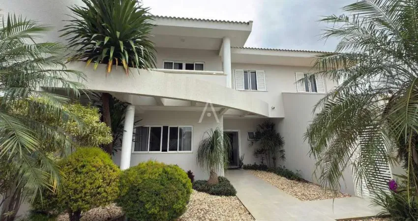 Sobrado à venda com piscina, 3 quartos e 1 suíte no bairro Tropical, em Cascavel - Pr., por R$ 2.100.000,00