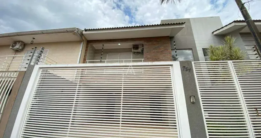 Sobrado com 1 suíte e 2 quartos localizado no Bairro Neva, em Cascavel - Pr., por R$ 807.500,00