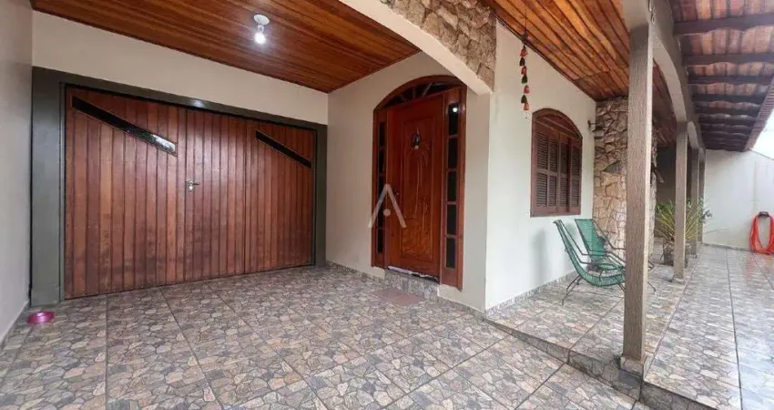 Casa à venda com 2 suítes e 3 quartos, localizada no Bairro Alto Alegre, em Cascavel - Pr., por R$ 990.000,00