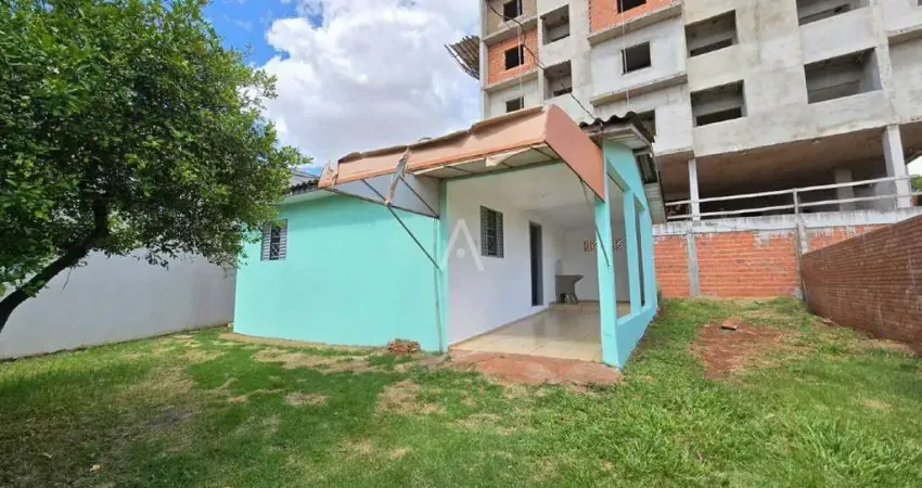 Casa com 2 quartos para alugar na Rua Astorga, Vila Industrial, Toledo