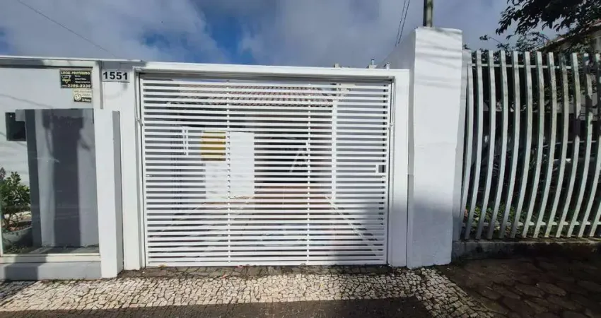 Casa com 3 quartos para alugar na Rua Castro Alves, Centro, Cascavel